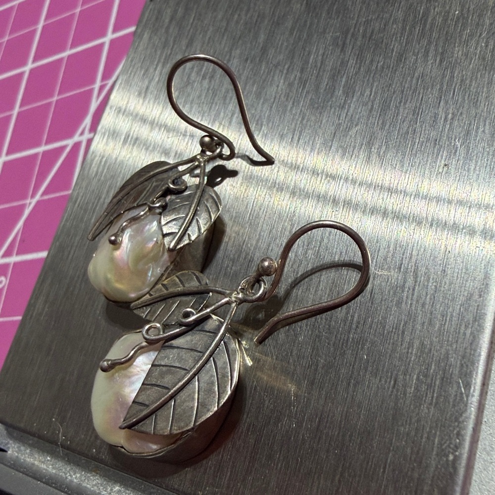 Sterling Silver Leaf Pearl Earrings (3) - Picture 7 of 8